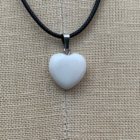 Handmade Genuine Stone Heart Amulet Necklace - Picture 4 of 8